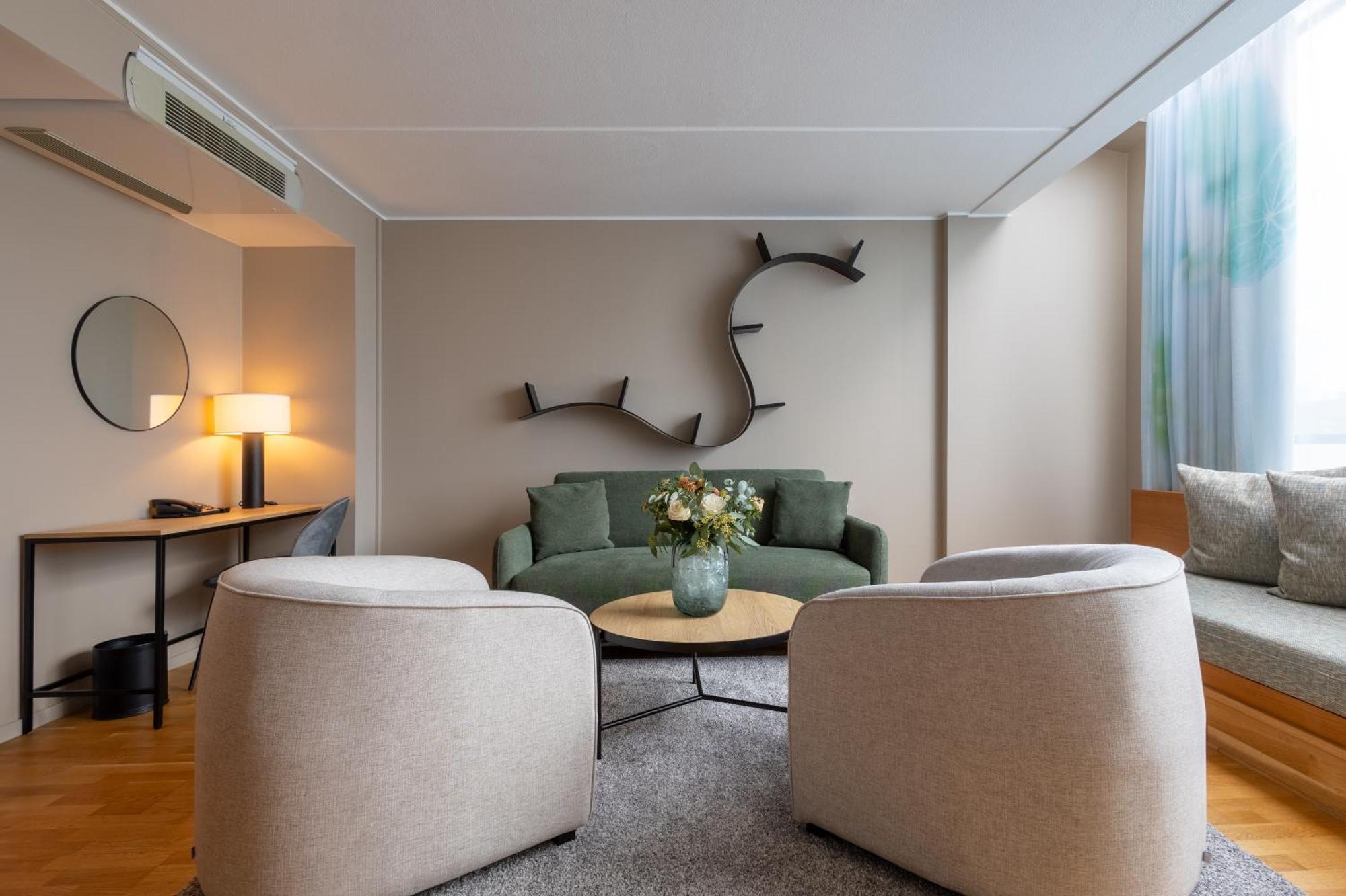 Hyatt Place 4*